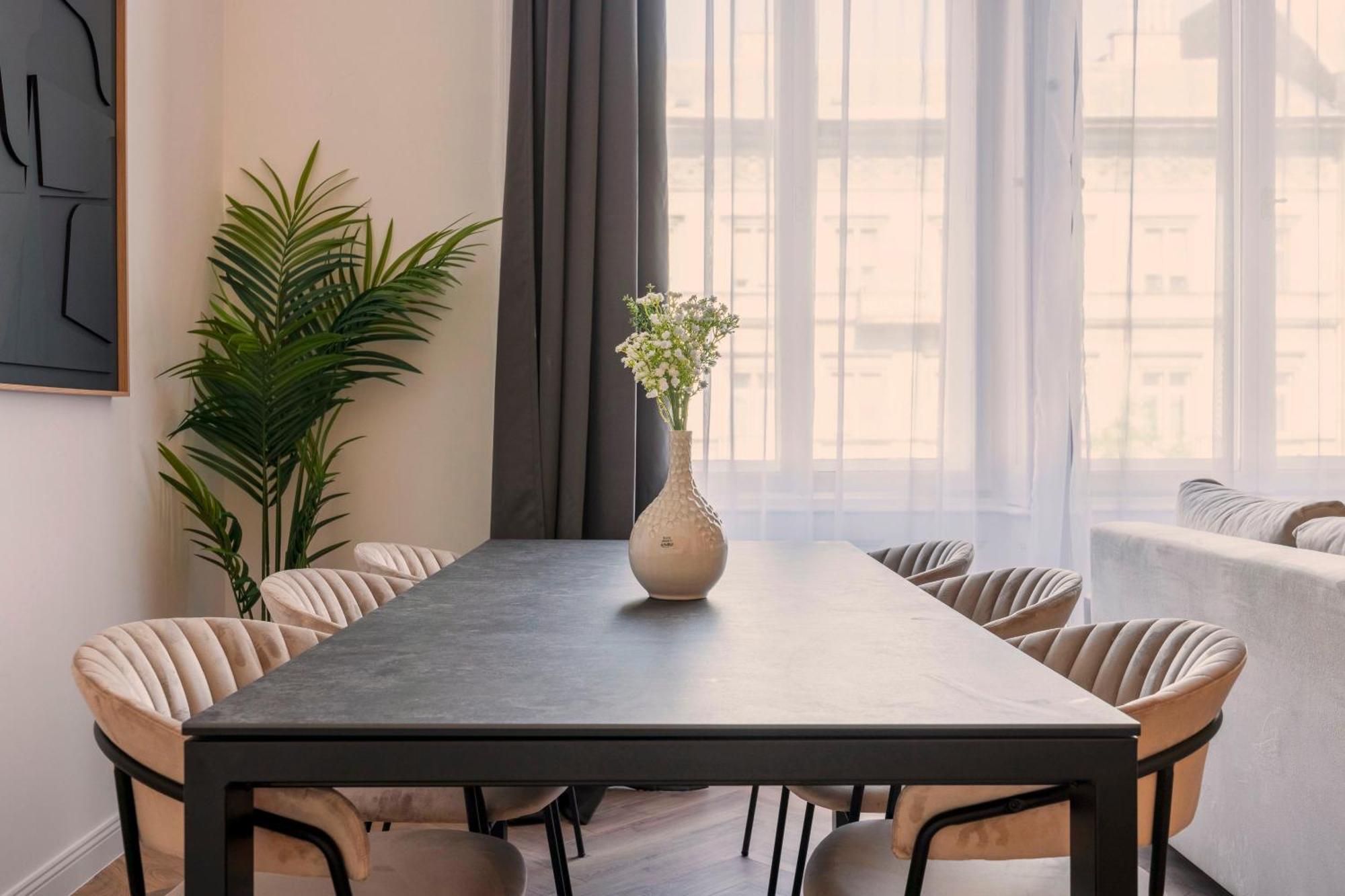 Exclusive Central 3Bedrm Stylish Residence By Prestige Homes Budapest Luaran gambar